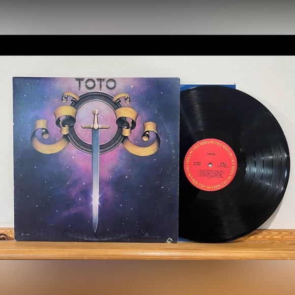Toto Self Titled Vinyl Record
Record is in EX condition. Original Record - Picture 2 of 6